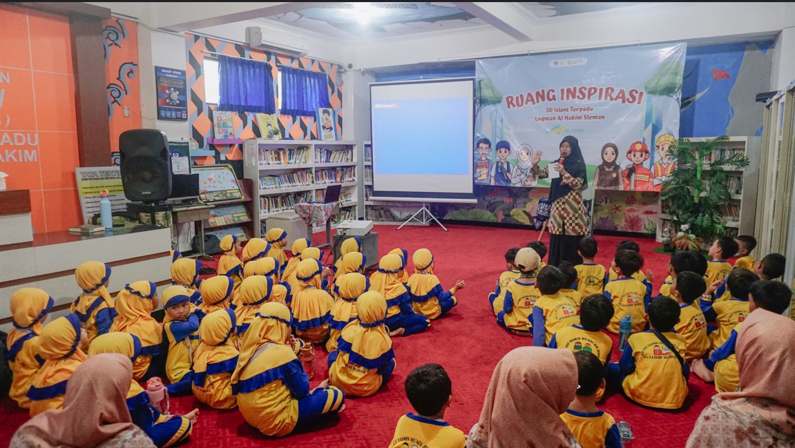 Kunjungan Edukatif TKIT Yasmin Muadz Bin Jabal ke Perpustakaan Al Fatih SDIT Luqman Al Hakim Sleman
